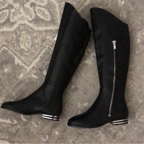Edgy Chic DKNY Striped Heel Black Leather Boots - Picture 4 of 14